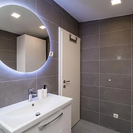 Npm ゲストハウス 4*