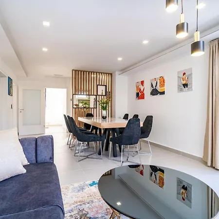 Npm بيت ضيافة 4*