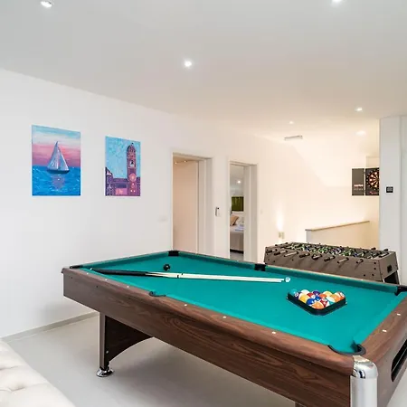 בית הארחה Npm Gromaca